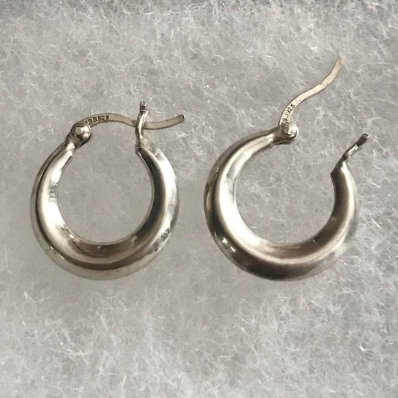 Set of Sterling hoops in two sizes - Picture 4 of 4